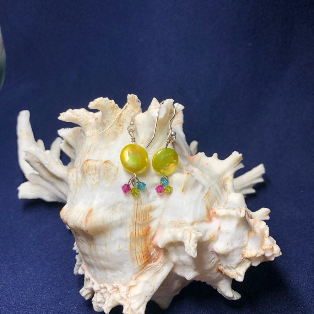 Handcrafted Sterling earrings with lime green pearl and Swarovski crysta… - Picture 6 of 7